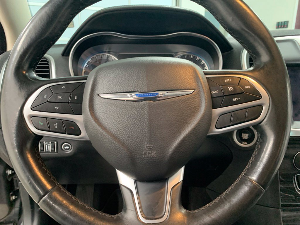 Used 2019 Chrysler 300 Touring w/ Quick Order Package 2EF RWD image 17