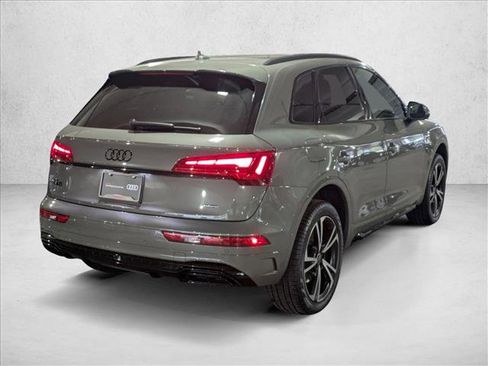 Certified 2025 Audi Q5 2.0T Premium Plus w/ Premium Plus Package image 5