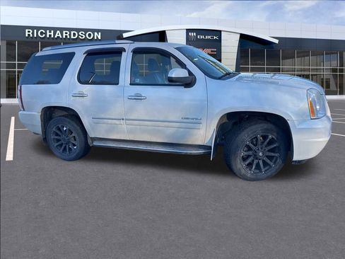 Used 2011 GMC Yukon Denali image 12