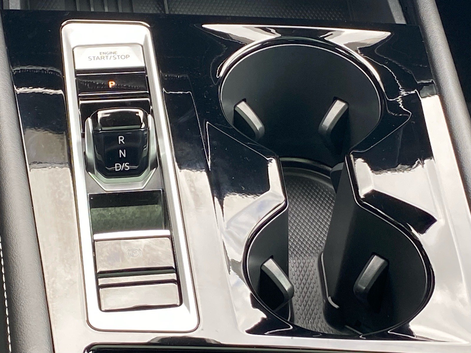 Certified 2026 Volkswagen Atlas SEL Premium R-Line AWD/4WD image 10