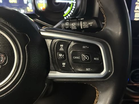 Used 2024 Jeep Wrangler Unlimited Sahara w/ Technology Group AWD/4WD image 13
