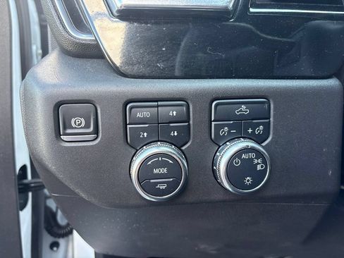 Used 2025 GMC Sierra 1500 SLE w/ X31 Off-Road Package AWD/4WD image 12