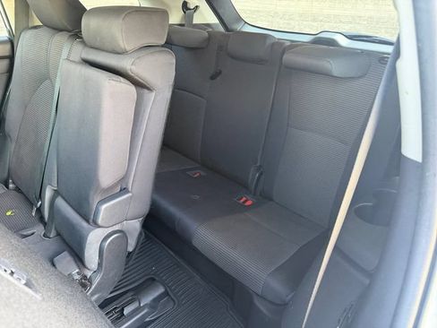 Used 2020 Toyota Highlander LE AWD/4WD image 11