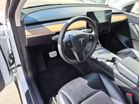 Used 2021 Tesla Model Y Performance AWD/4WD image 14