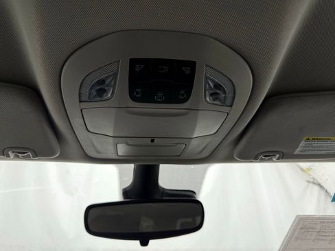 Used 2024 Chrysler Pacifica Touring-L FWD image 42