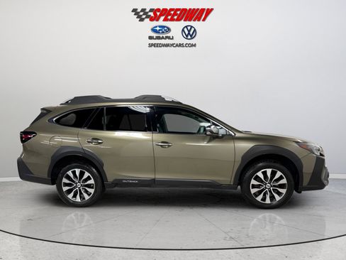 Used 2023 Subaru Outback Touring image 8