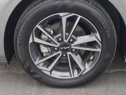 Certified 2024 Kia Forte LXS FWD image 26