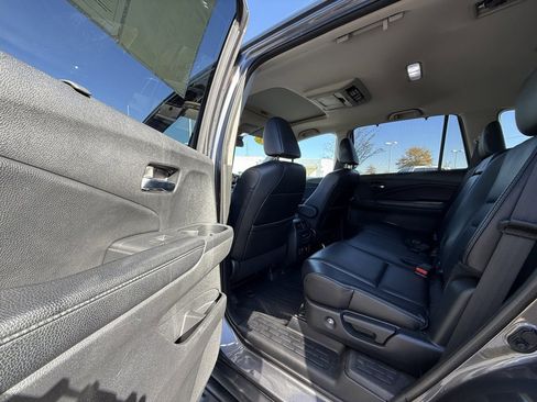 Used 2017 Honda Pilot Touring image 27