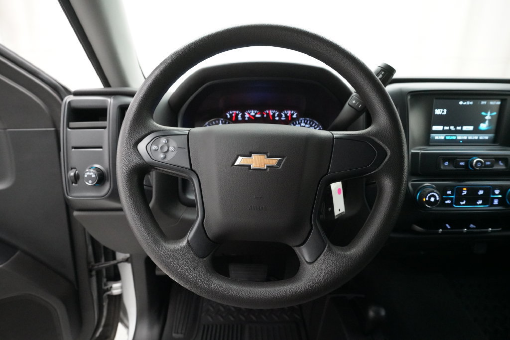 Used 2019 Chevrolet Silverado 1500 Custom w/ Custom Convenience Package AWD/4WD image 4