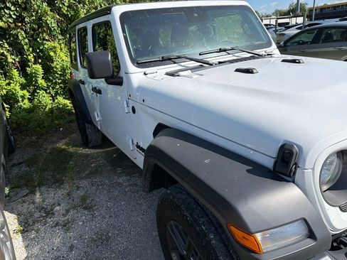 Used 2025 Jeep Wrangler Unlimited Sport AWD/4WD image 8
