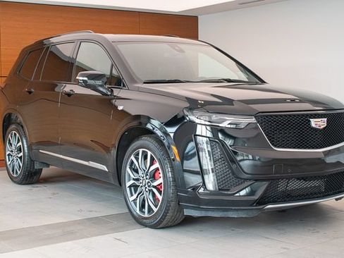 Used 2023 Cadillac XT6 Sport w/ LPO, Floor Liner Package AWD/4WD image 5