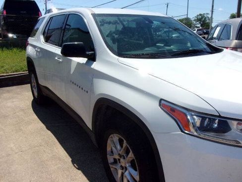 Used 2019 Chevrolet Traverse LS w/ LPO, Floor Liner Package FWD image 9