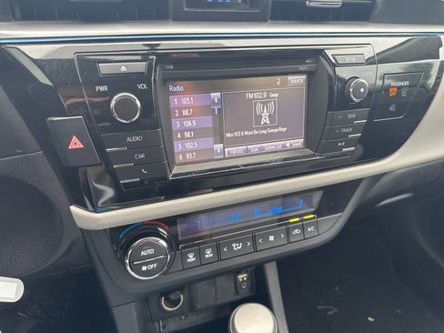 Used 2016 Toyota Corolla LE image 14