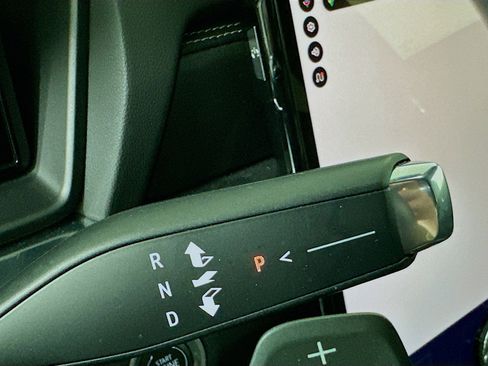 Used 2025 GMC Terrain Elevation image 25