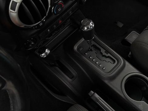 Used 2011 Jeep Wrangler Rubicon w/ PWR Convenience Group AWD/4WD image 24