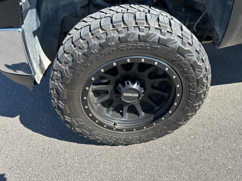 Used 2012 GMC Sierra 2500 SLE w/ SLE Preferred Package AWD/4WD image 9