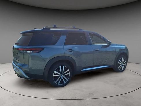 Certified 2024 Nissan Pathfinder Platinum AWD/4WD image 8