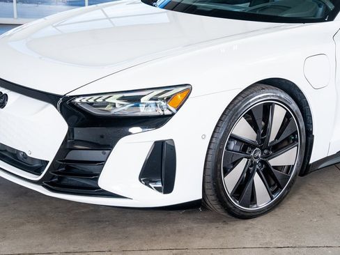 Used 2024 Audi e-tron GT Prestige image 12