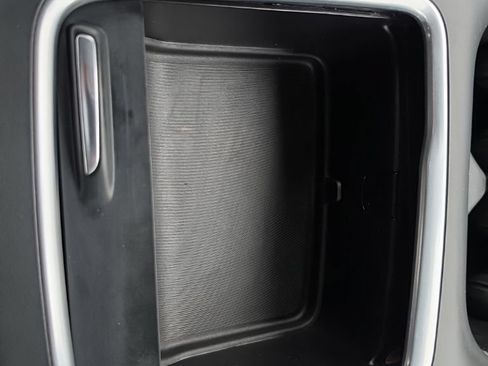 Certified 2023 Chrysler Pacifica Touring-L FWD image 34