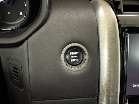 Used 2017 Land Rover Discovery HSE image 22