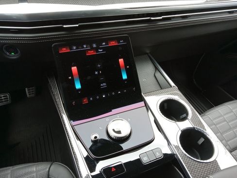 Used 2025 Cadillac Escalade V image 18