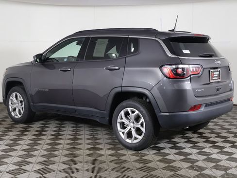 Used 2024 Jeep Compass Latitude AWD/4WD image 6