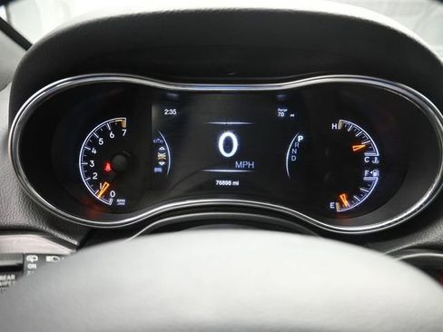 Used 2019 Jeep Grand Cherokee Altitude RWD image 10