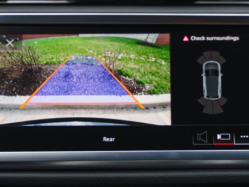 Certified 2025 Audi Q3 2.0T Premium w/ Convenience Package image 14