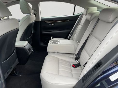 Used 2018 Lexus ES 300h 300h image 10