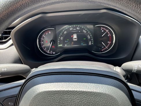 Used 2025 Toyota RAV4 XLE w/ Convenience Package image 21