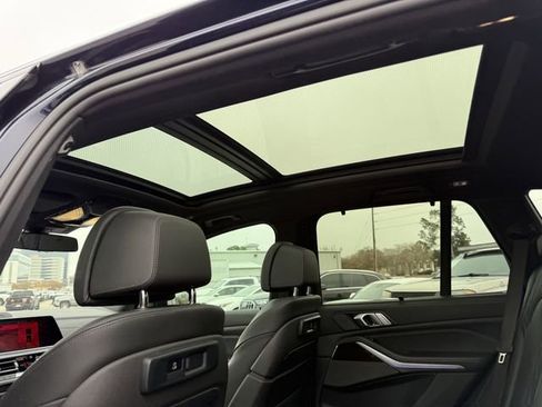 Used 2021 BMW X5 M50i w/ Executive Package image 18