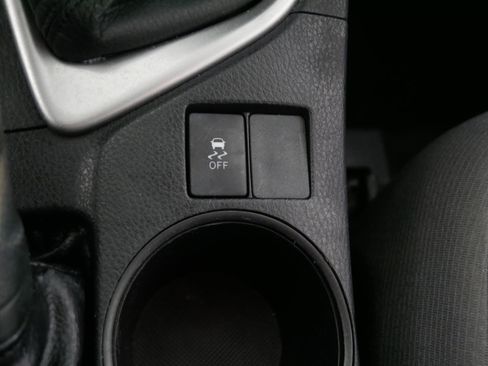 Used 2015 Toyota Corolla L image 30