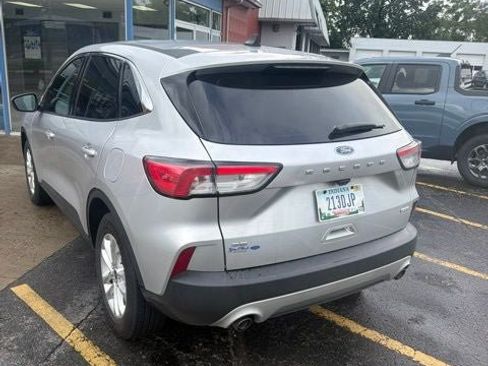 Used 2020 Ford Escape SE FWD image 5