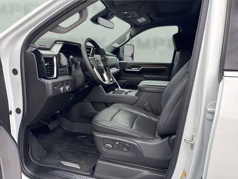 Used 2025 GMC Sierra 2500 Denali image 9