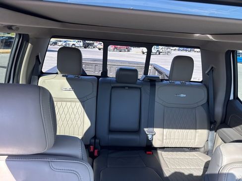 Used 2025 Ford F350 Platinum w/ Platinum Plus Package image 25