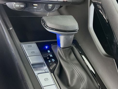 Used 2025 Hyundai Elantra Blue image 24