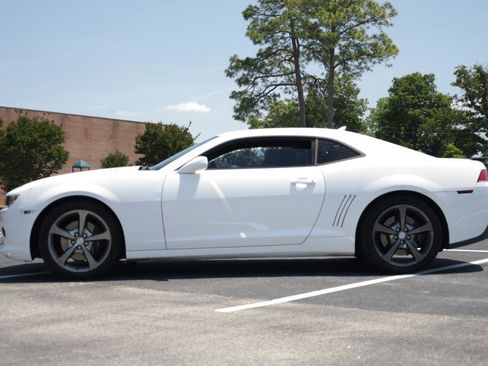 Used 2014 Chevrolet Camaro SS w/ RS Package RWD image 2