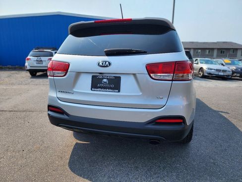 Used 2017 Kia Sorento AWD image 7