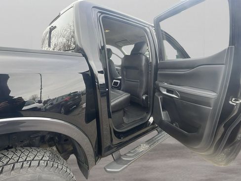 Used 2024 Ford Ranger Lariat w/ Advanced Towing Package image 18