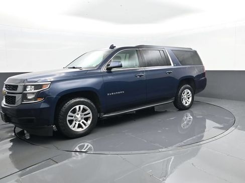 Used 2017 Chevrolet Suburban LT AWD/4WD image 2