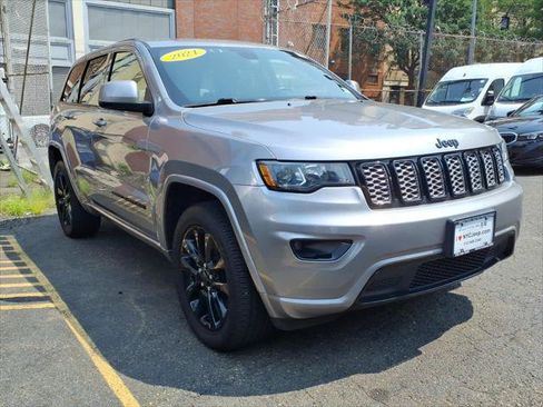 Certified 2021 Jeep Grand Cherokee Laredo X AWD/4WD image 3