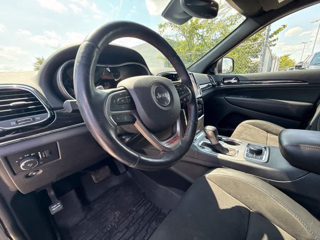 Used 2019 Jeep Grand Cherokee Trailhawk AWD/4WD image 18