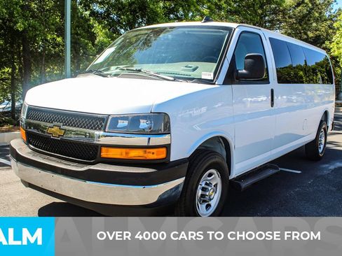 Used 2025 Chevrolet Express 3500 LT w/ LT Preferred Equipment Group RWD image 2