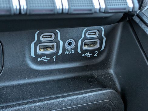 Used 2024 RAM 1500 Laramie image 23