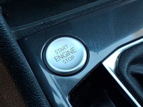 Certified 2024 Volkswagen Tiguan SE image 32