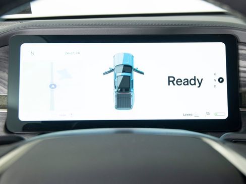 Used 2022 Rivian R1T Adventure image 16