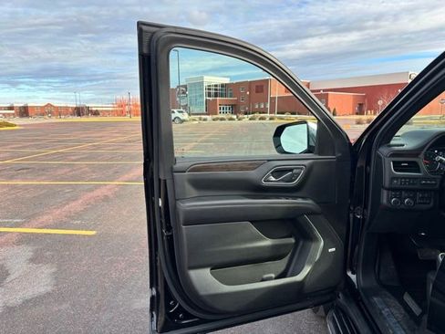 Used 2021 Chevrolet Tahoe Premier w/ Premium Package AWD/4WD image 5