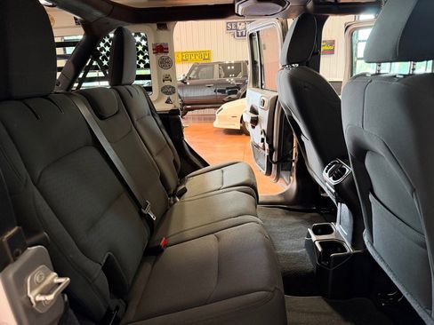 Used 2020 Jeep Wrangler Unlimited Sport AWD/4WD image 23