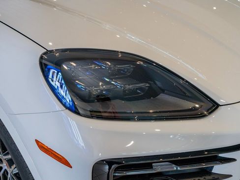 New 2025 Porsche Cayenne Coupe image 15