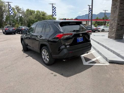 Used 2020 Toyota RAV4 XLE Premium w/ Carpet Mat Package AWD/4WD image 10